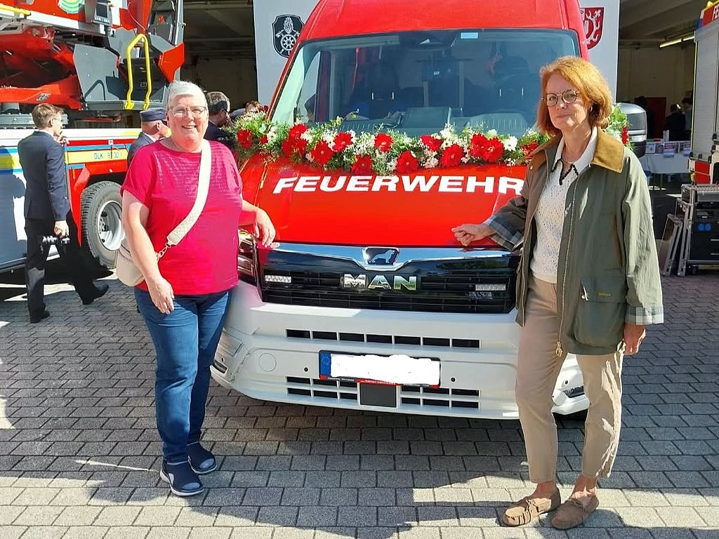 Martina Hülswitt & Susanne Bauer-Wirth: Fahrzeugweihe