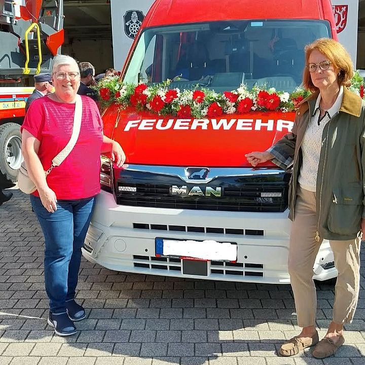 Martina Hülswitt & Susanne Bauer-Wirth: Fahrzeugweihe